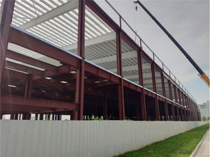 建造鋼構廠房