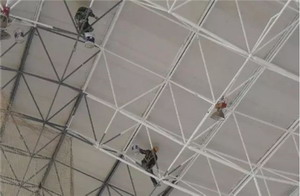 鋼構(gòu)廠房圍護系統(tǒng)發(fā)生火災(zāi)