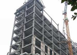 鋼構高層的豎向布置原則