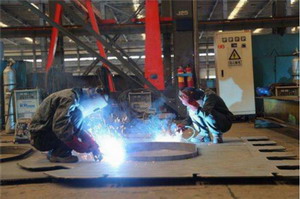 鋼構焊縫的質量控制措施