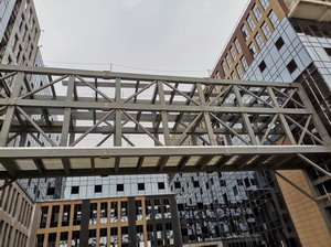 鋼構(gòu)連廊的施工方式