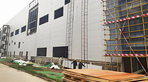 鋼構廠房的外墻材料