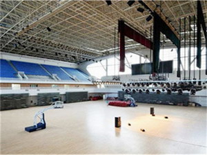 鋼構(gòu)場館的燈具布置